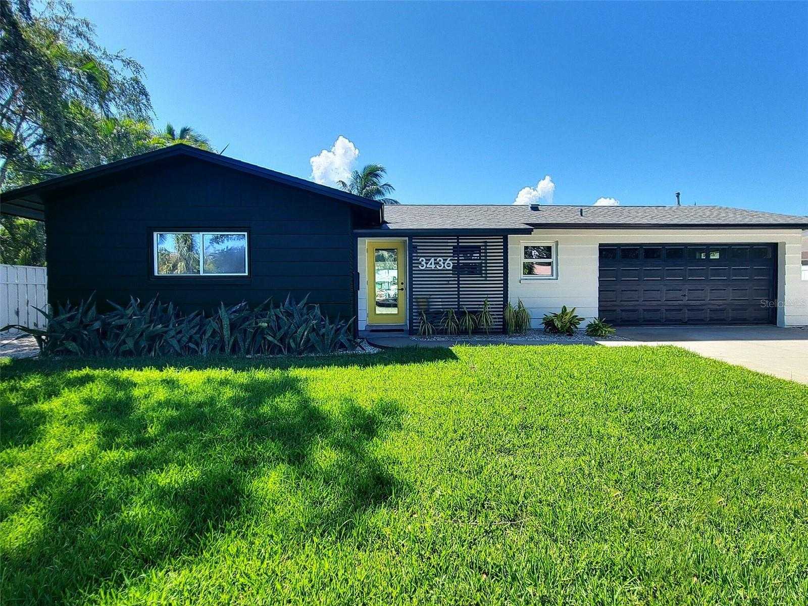 photo 3: 3436 MANATEE DRIVE SE, ST PETERSBURG FL 33705