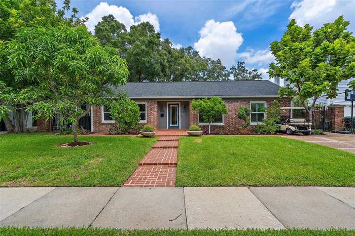 photo 2: 654 GENEVA PLACE, TAMPA FL 33606