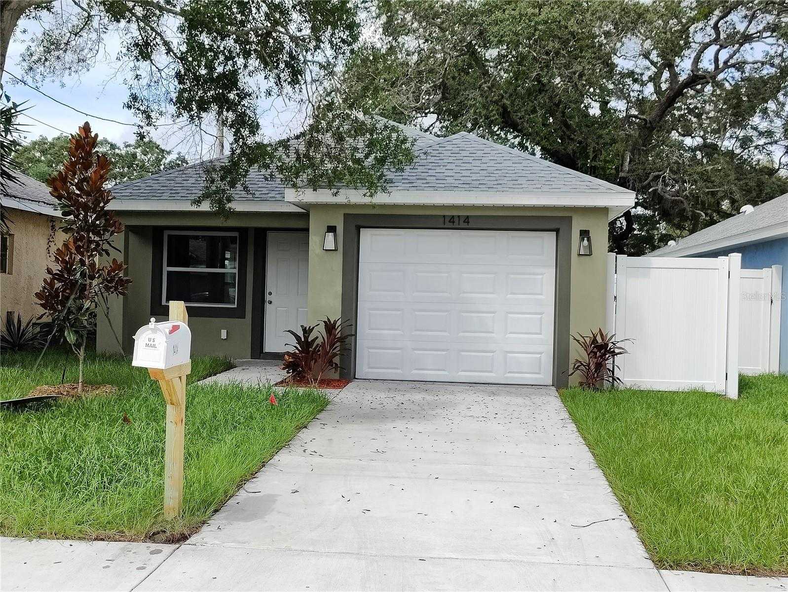 photo 1: 1414 MONROE AVENUE, CLEARWATER FL 33755