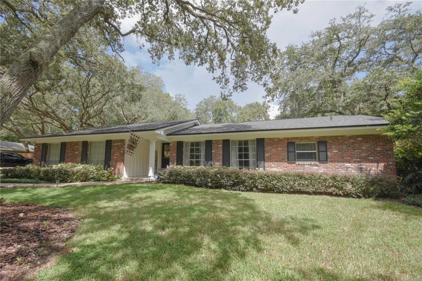 photo 2: 209 E SWEETWATER CREEK DRIVE, LONGWOOD FL 32779