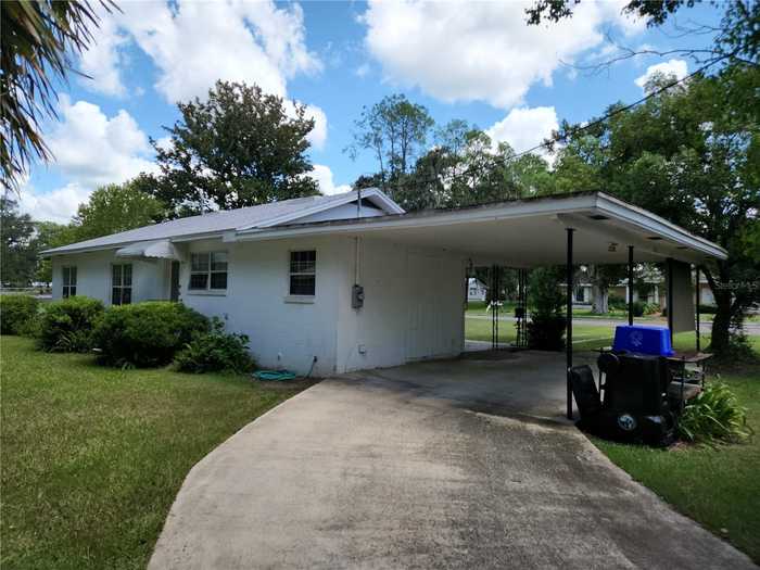 photo 2: 506 SE 1ST AVENUE, WILLISTON FL 32696