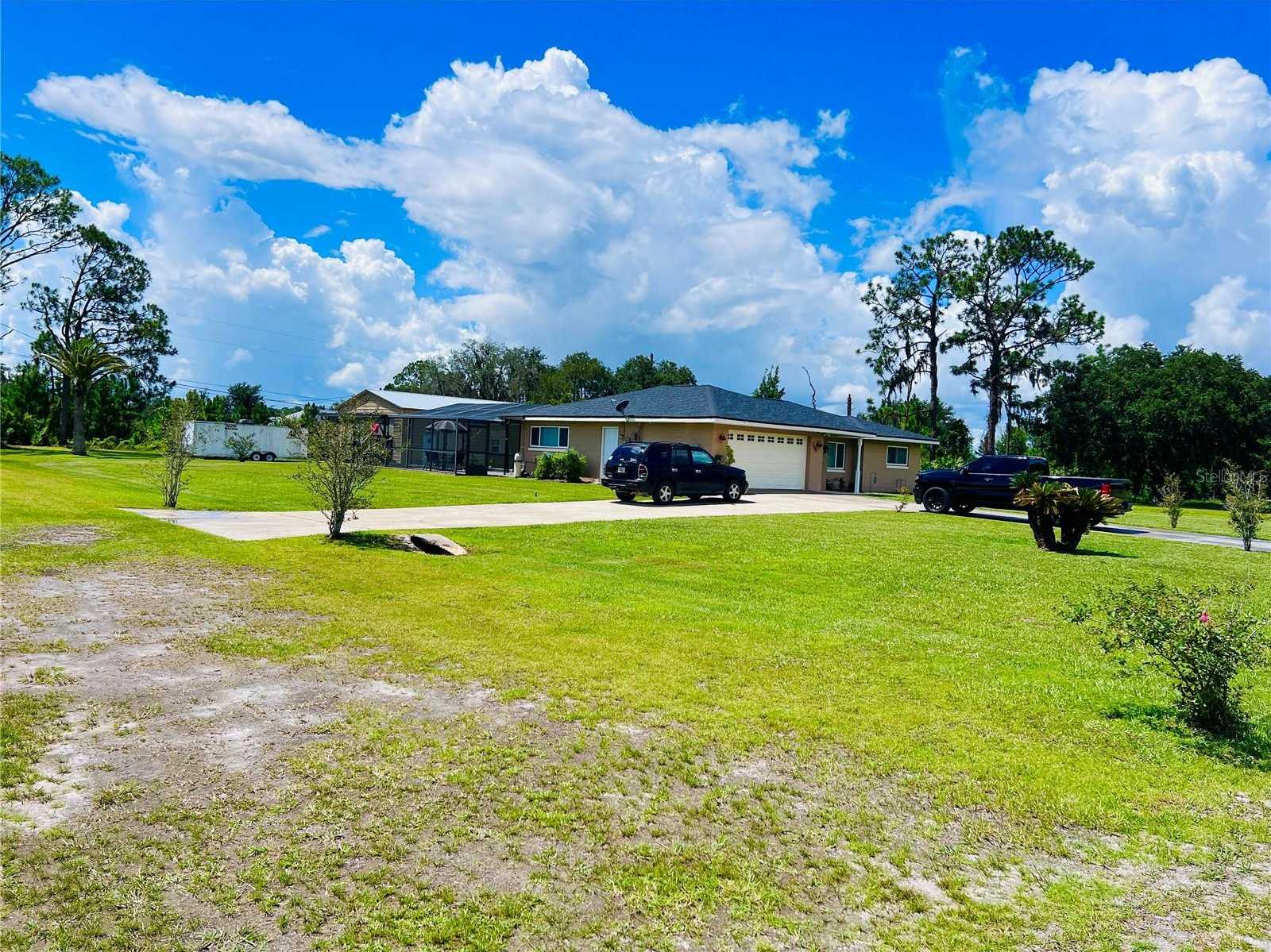 photo 3: 2751 VALENCIA DRIVE, INDIAN LAKE ESTATES FL 33855