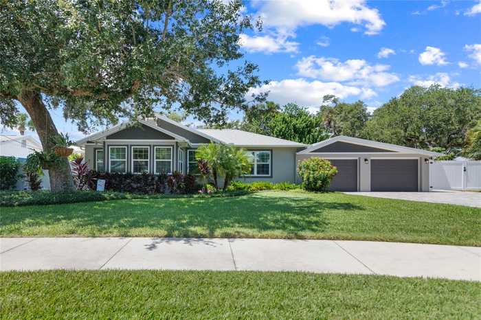 photo 2: 606 S PINE STREET, NEW SMYRNA BEACH FL 32169