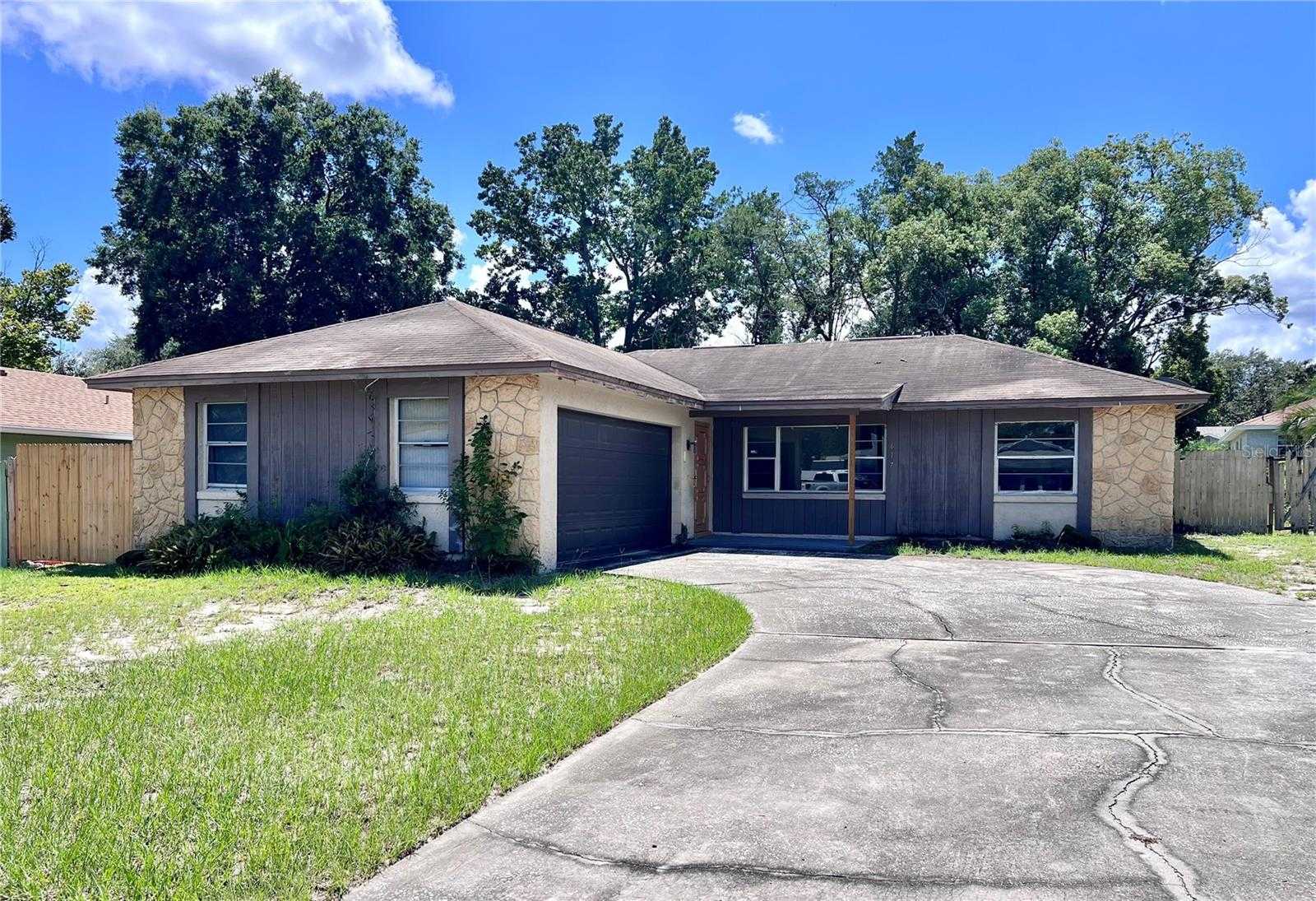 photo 1: 617 DUNN DRIVE, ALTAMONTE SPRINGS FL 32714