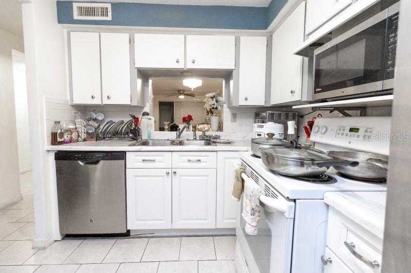 photo 3: 4222 TRUCIOUS PLACE Unit 4222, NEW PORT RICHEY FL 34652