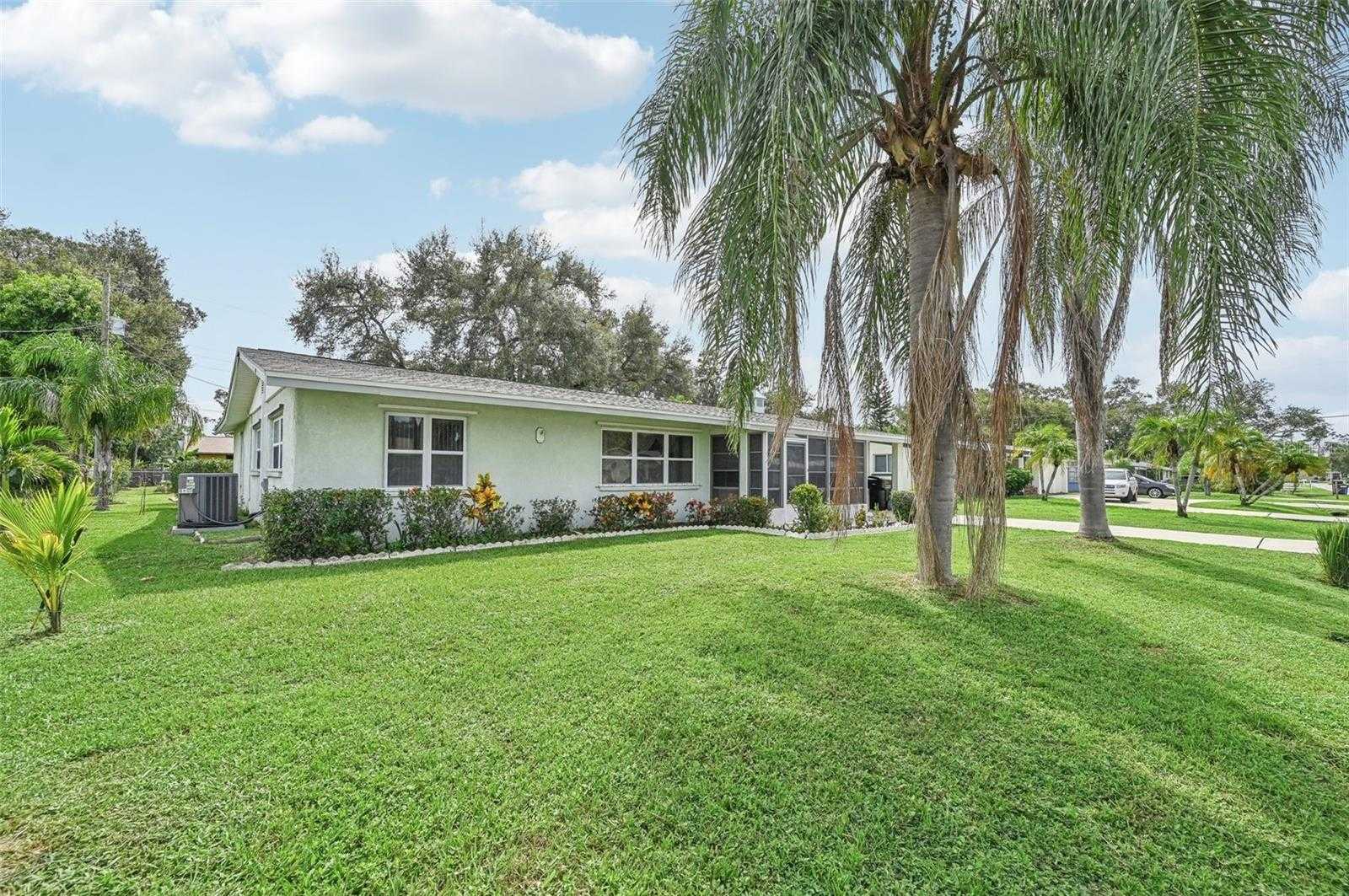 photo 3: 1215 CYPRESS AVENUE, VENICE FL 34285