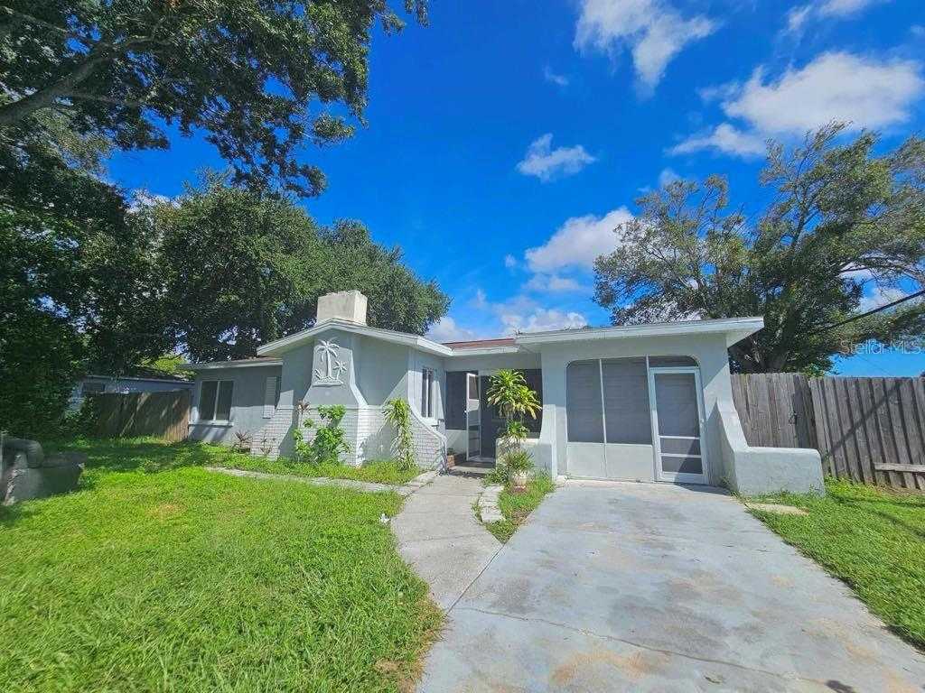 photo 3: 4915 44TH AVENUE N, SAINT PETERSBURG FL 33709