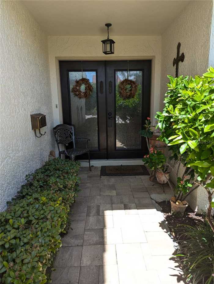 photo 2: 5625 ESCONDIDA BOULEVARD S, SAINT PETERSBURG FL 33715