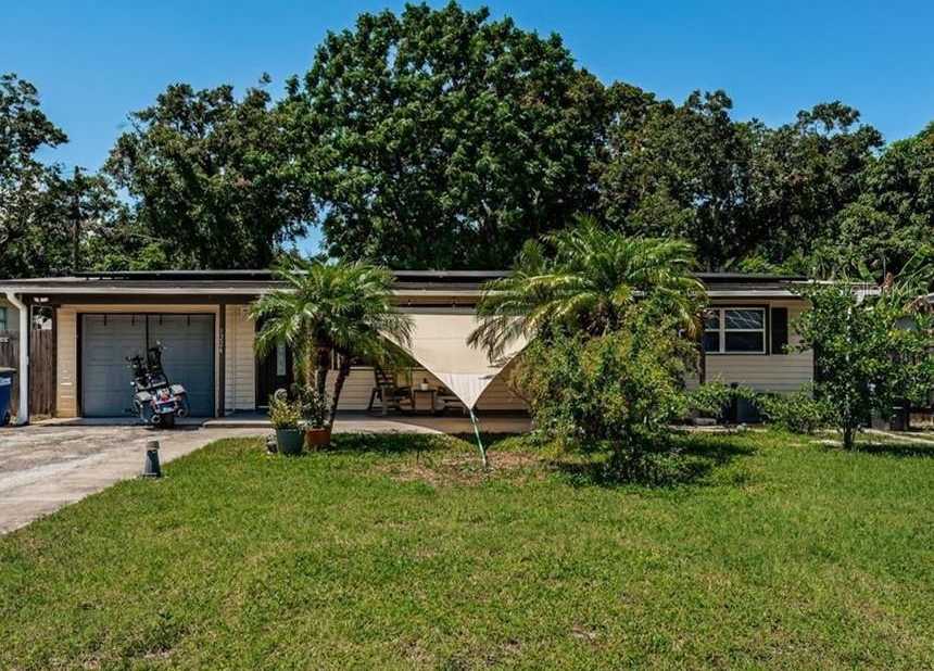 photo 1: 1226 LYNN AVENUE, CLEARWATER FL 33755