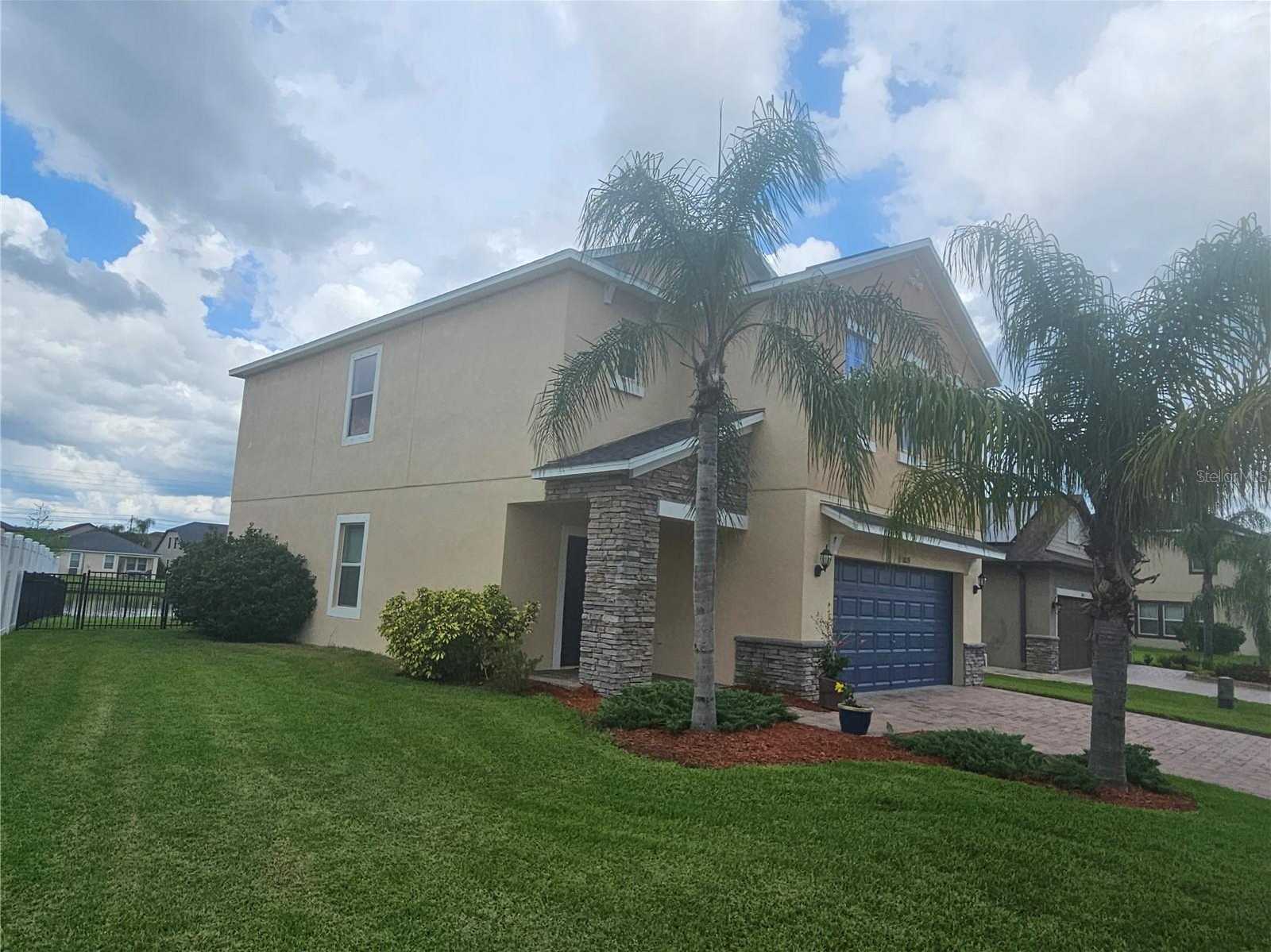 photo 2: 11839 LAKE BOULEVARD, NEW PORT RICHEY FL 34655