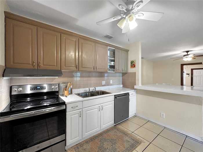 photo 2: 627 61ST AVENUE S, ST PETERSBURG FL 33705