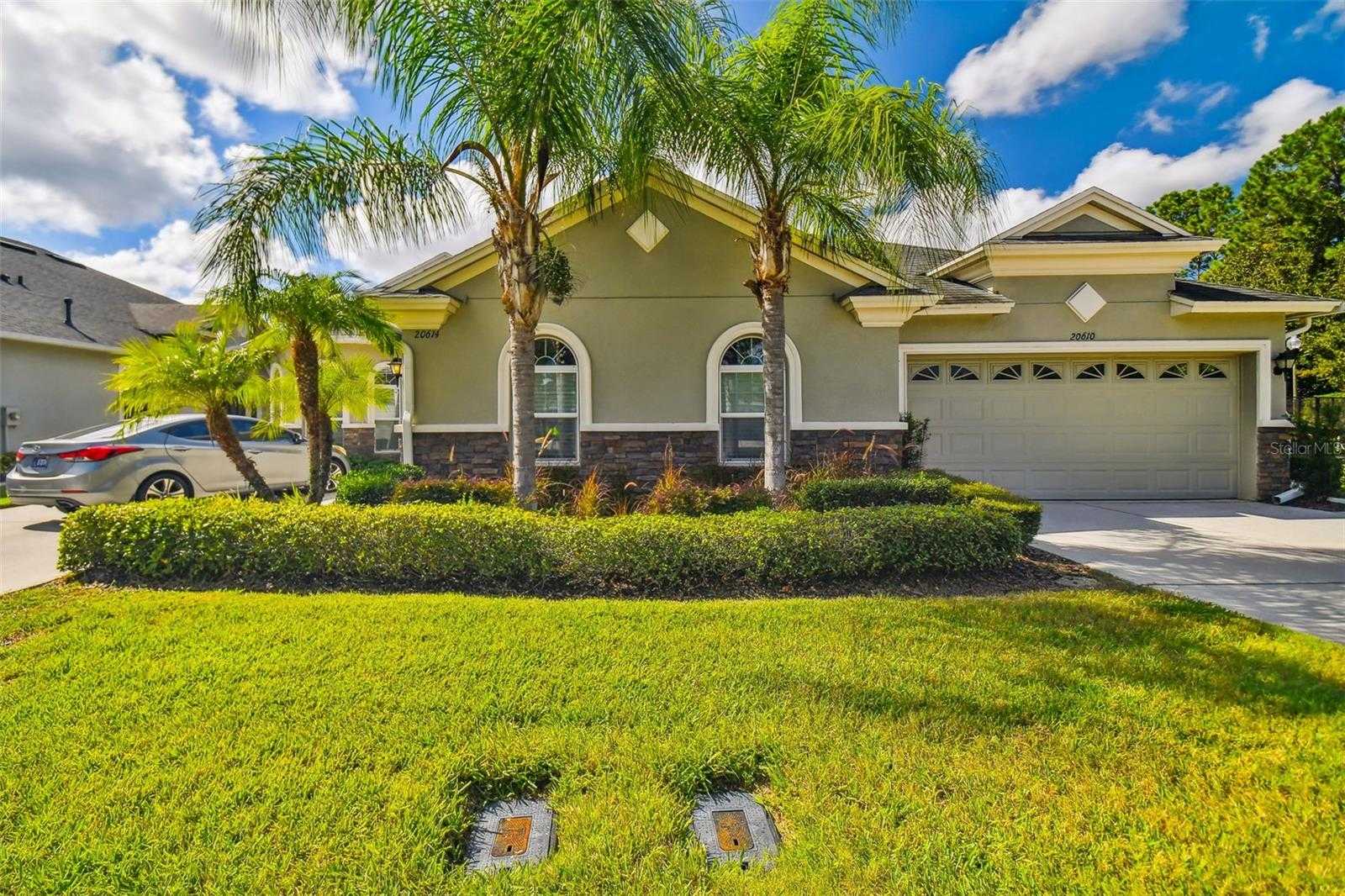 photo 3: 20610 AMANDA OAK COURT, LAND O LAKES FL 34638