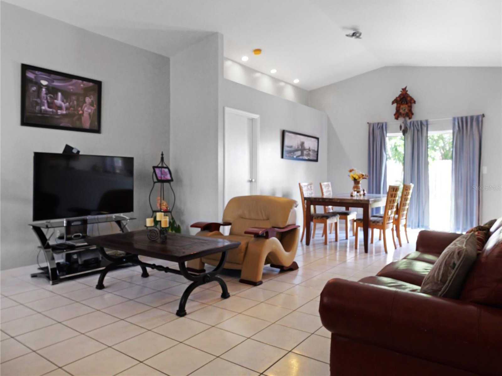 photo 3: 2879 WOODRUFF DRIVE, ORLANDO FL 32837