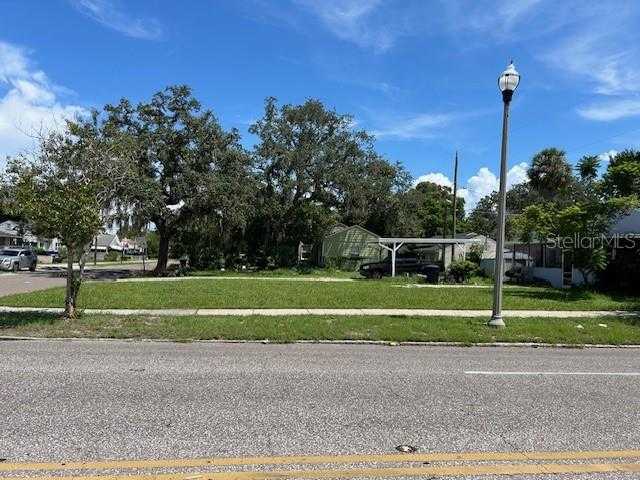 photo 3: 12TH AVENUE S, ST PETERSBURG FL 33705