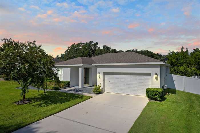 photo 1: 611 LAKE COVE POINTE CIRCLE, WINTER GARDEN FL 34787