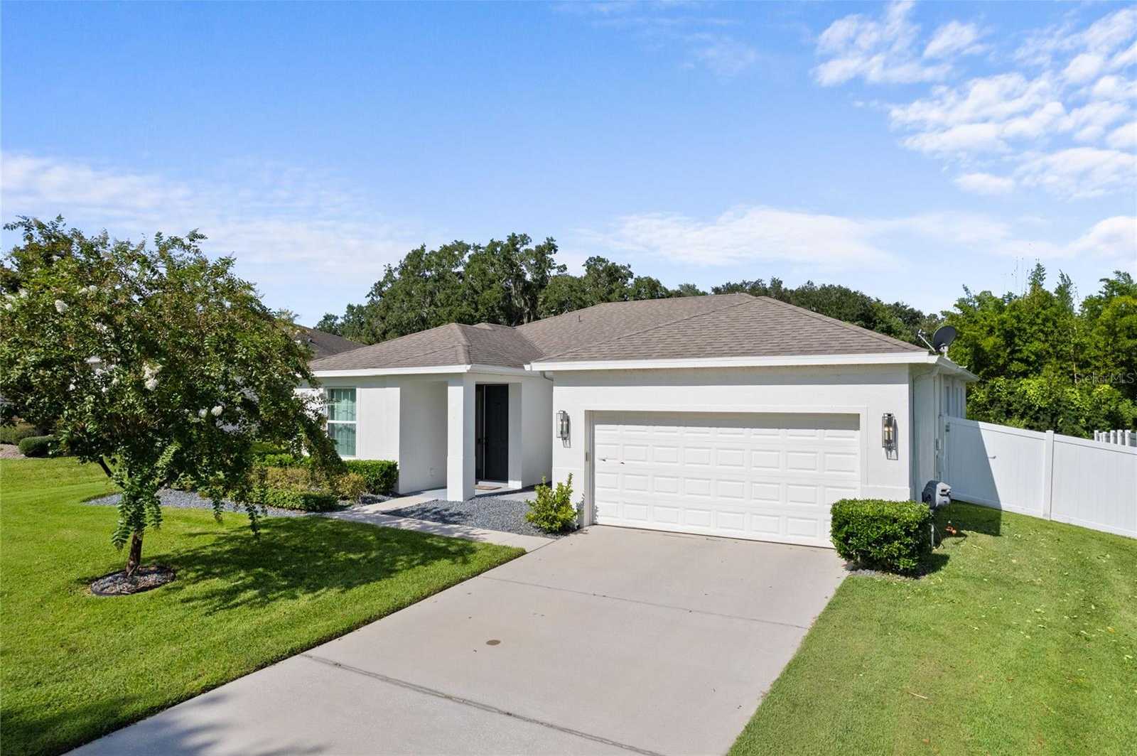 photo 2: 611 LAKE COVE POINTE CIRCLE, WINTER GARDEN FL 34787