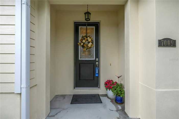 photo 2: 7009 BRIARHILL COURT, TAMPA FL 33625