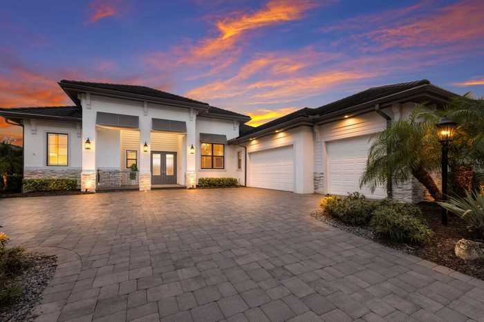 photo 2: 16422 KENDLESHIRE TERRACE, LAKEWOOD RANCH FL 34202