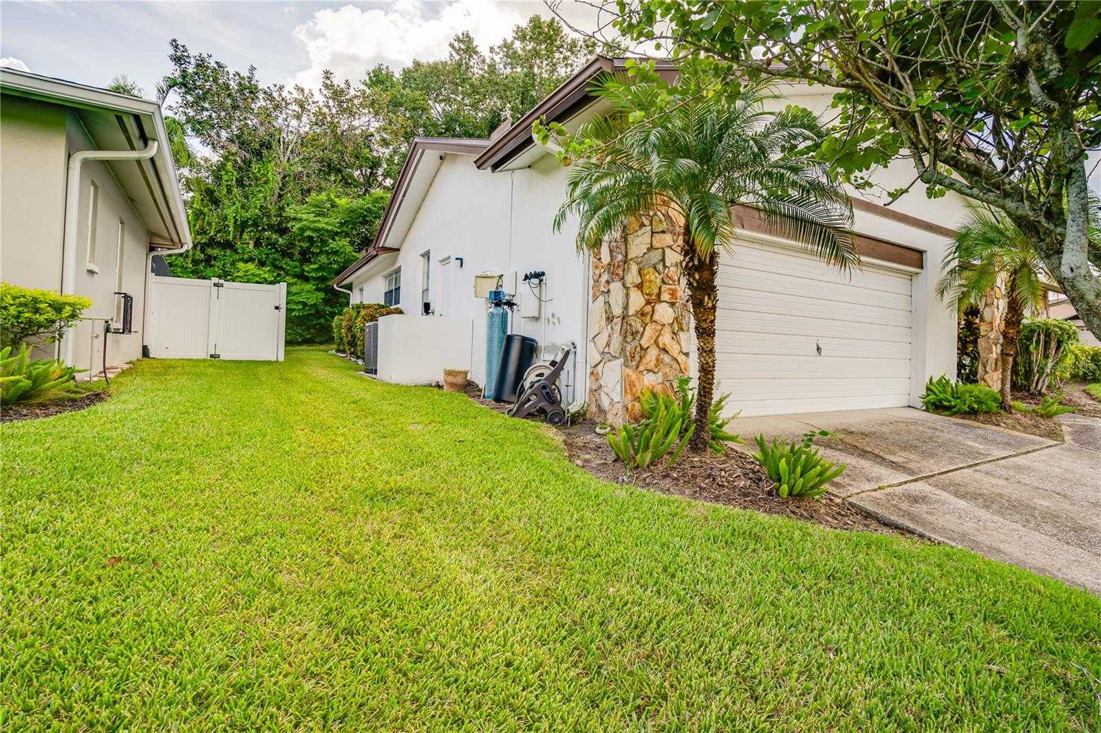 photo 3: 311 N BAY HILLS BOULEVARD, SAFETY HARBOR FL 34695