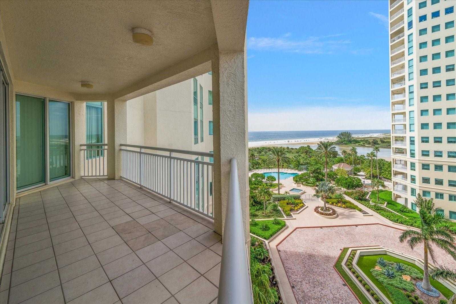 photo 3: 1180 GULF BLVD Unit 704, CLEARWATER BEACH FL 33767