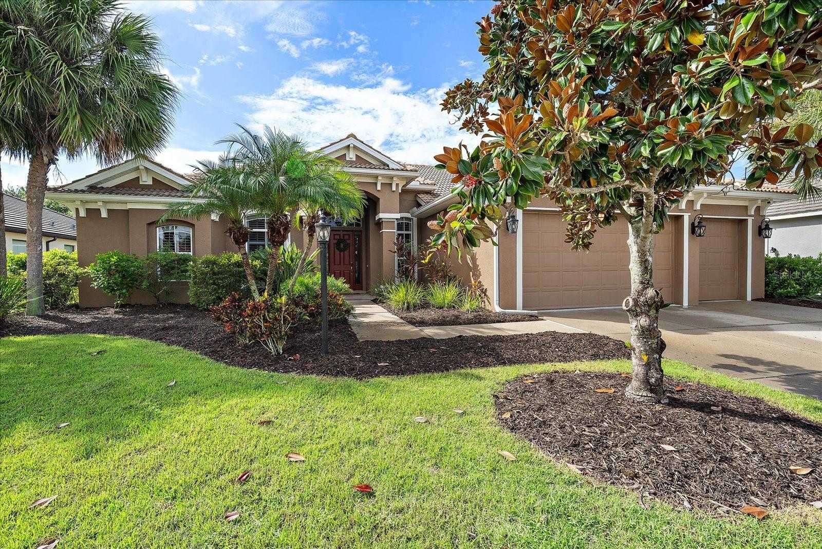 photo 2: 14806 SUNDIAL PLACE, LAKEWOOD RANCH FL 34202