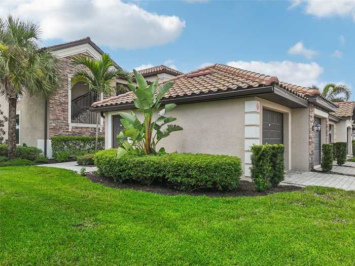 photo 1: 5614 PALMER CIRCLE Unit 101, LAKEWOOD RANCH FL 34211