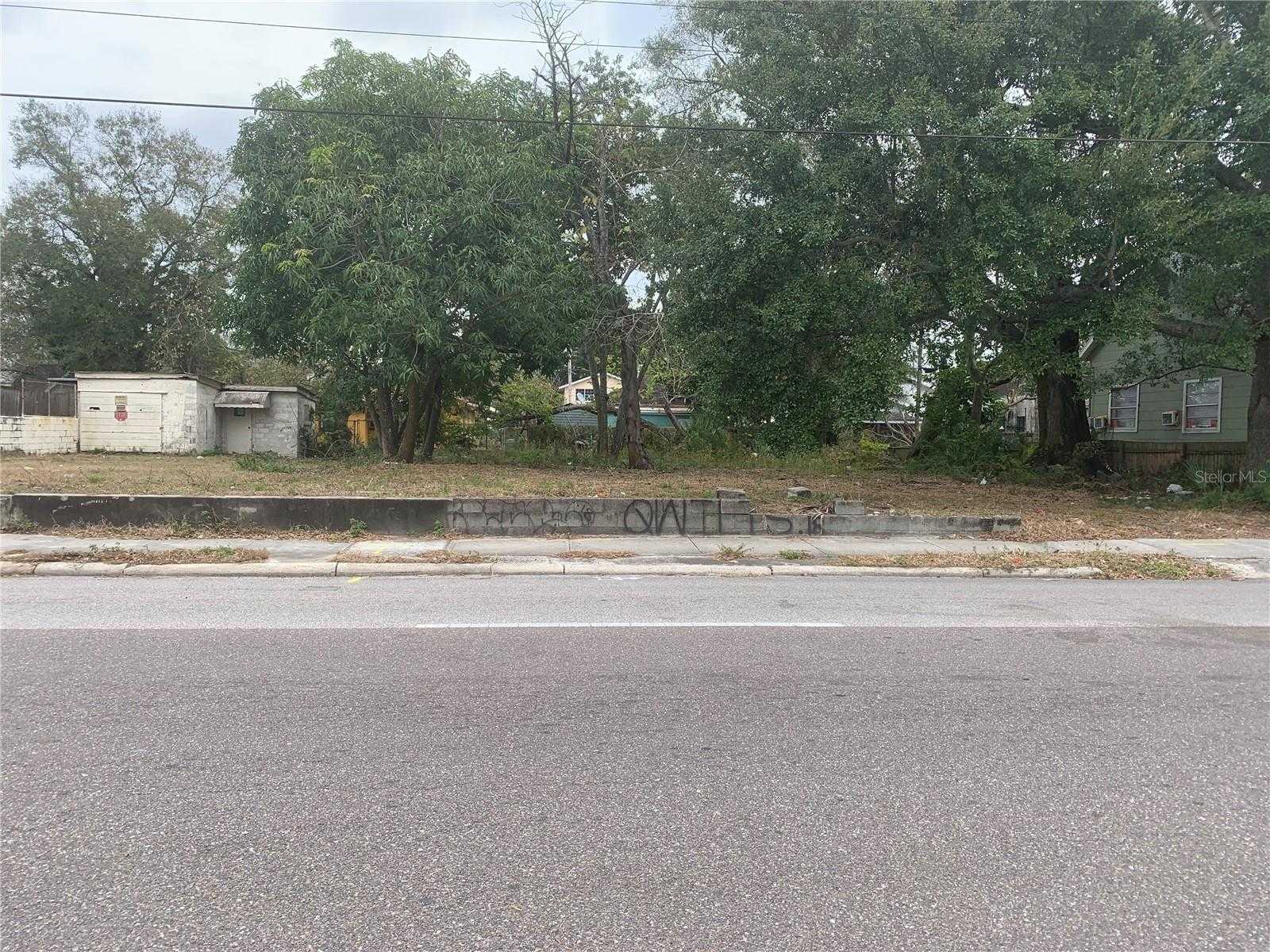 photo 1: 3011 N 15TH STREET, TAMPA FL 33605