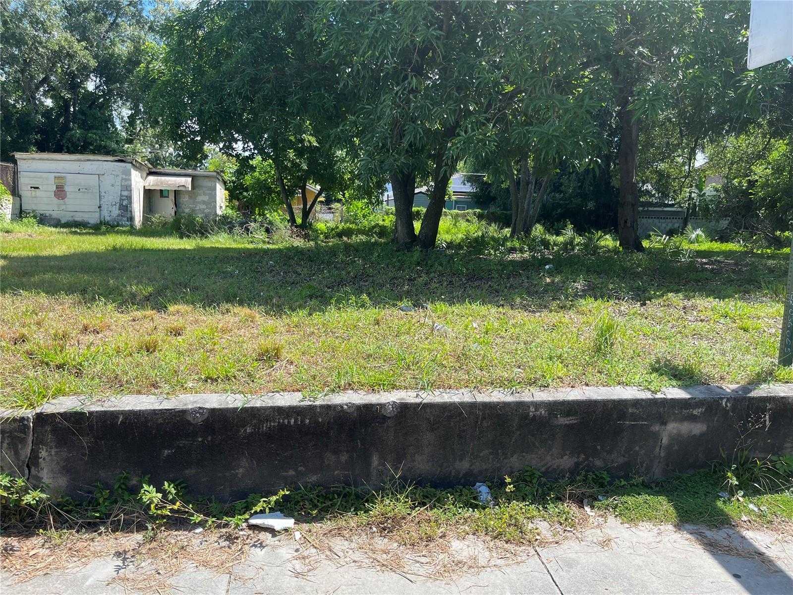 photo 2: 3011 N 15TH STREET, TAMPA FL 33605