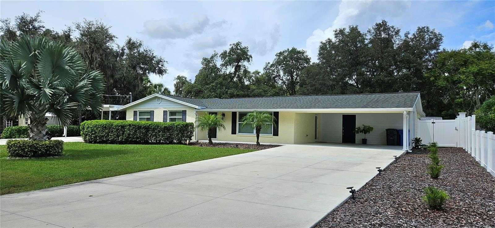 photo 2: 11204 RIVERVIEW DRIVE, RIVERVIEW FL 33578