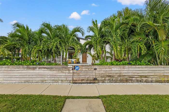 photo 2: 4043 7TH AVENUE N, SAINT PETERSBURG FL 33713