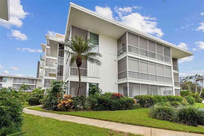 photo 1: 1024 N SHORE DRIVE NE Unit 6, SAINT PETERSBURG FL 33701