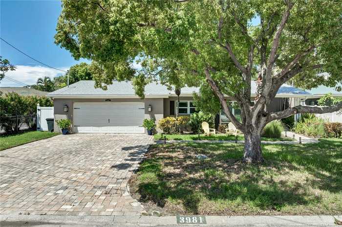 photo 2: 3981 MCKAY CREEK DRIVE, LARGO FL 33770