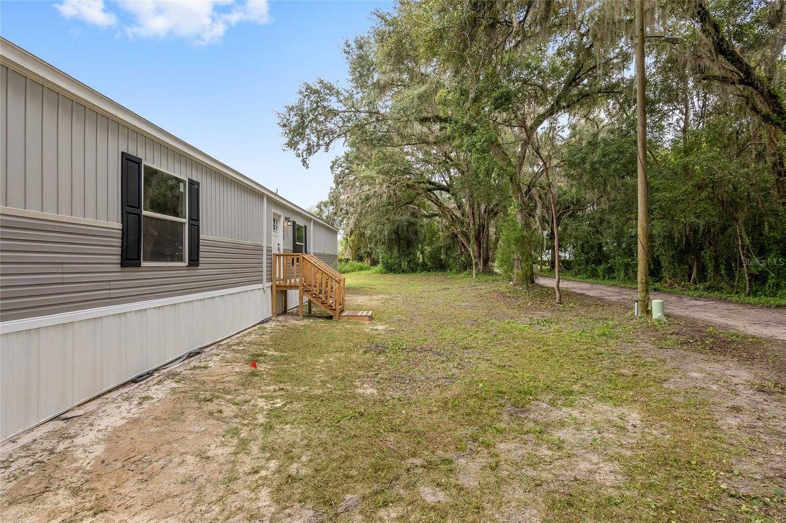 photo 3: 22523 SE 73RD AVENUE, HAWTHORNE FL 32640