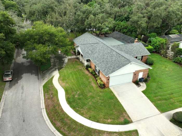 photo 2: 2505 COLLEGE HILL DRIVE, BRANDON FL 33511