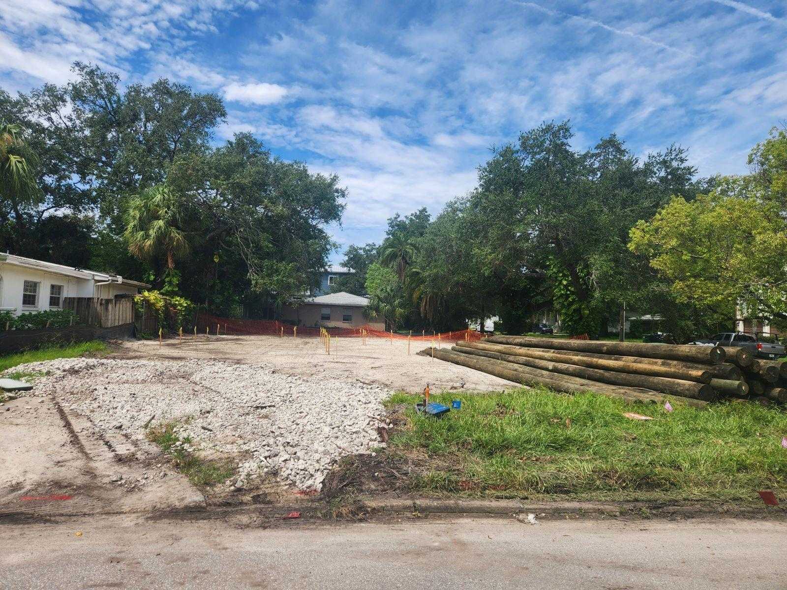 photo 3: 610 ONTARIO AVENUE, TAMPA FL 33606