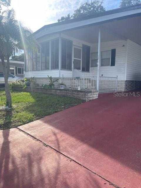 photo 2: 50 DOGWOOD COURT Unit 11, SAFETY HARBOR FL 34695