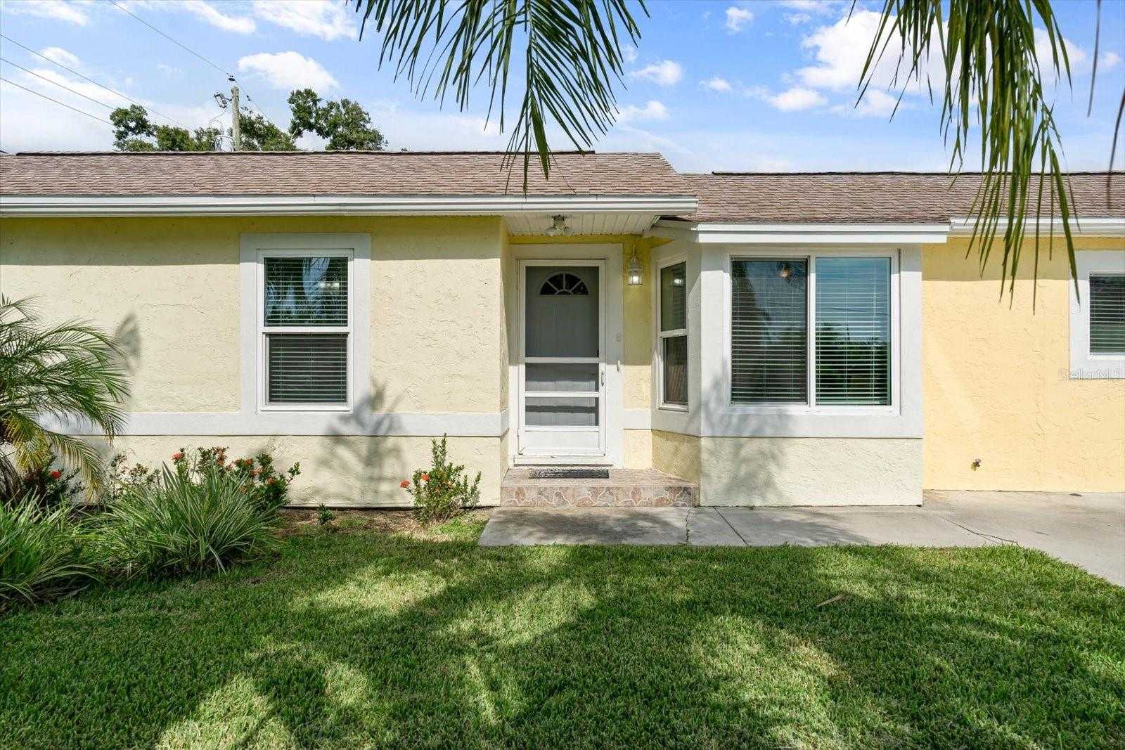 photo 3: 521 LIVE OAK STREET, VENICE FL 34285