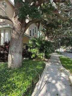 photo 3: 1401 5TH STREET N, SAINT PETERSBURG FL 33704