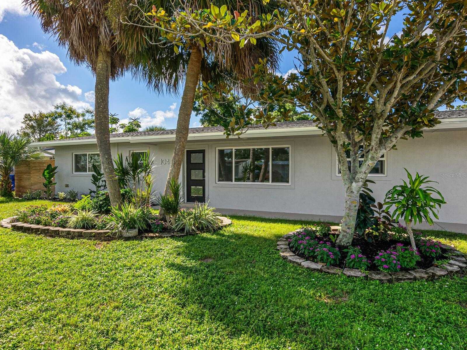 photo 1: 104 ALBA STREET E, VENICE FL 34285