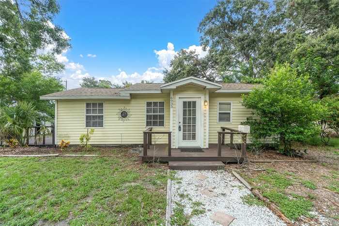 photo 1: 6933 DARTMOUTH AVENUE N, SAINT PETERSBURG FL 33710