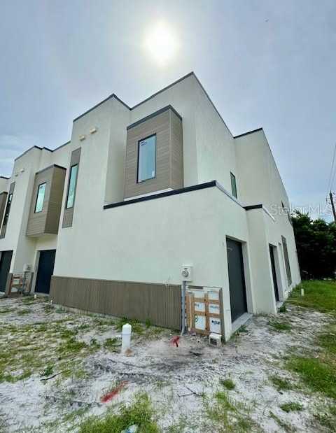 photo 2: 4502 W NORTH B STREET Unit 5, TAMPA FL 33609