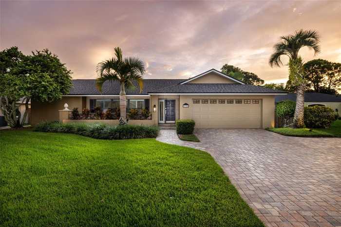 photo 1: 5108 BRYNN MAWR DRIVE, TAMPA FL 33624