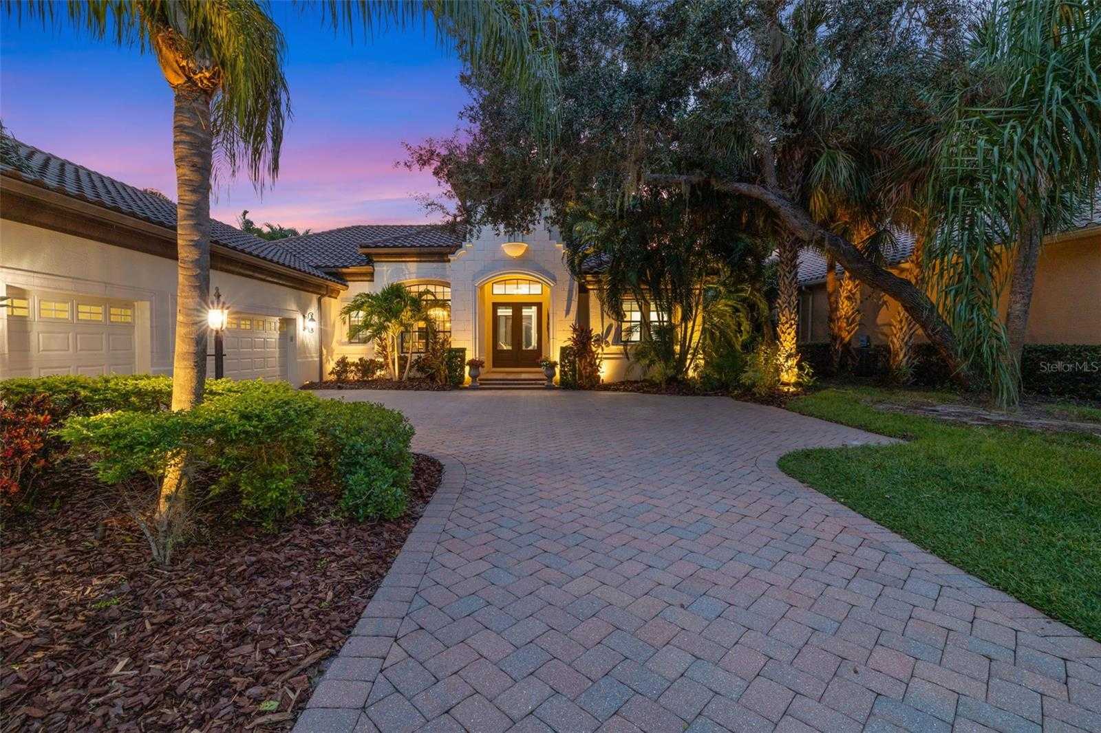 photo 2: 7234 GREYSTONE STREET, LAKEWOOD RANCH FL 34202