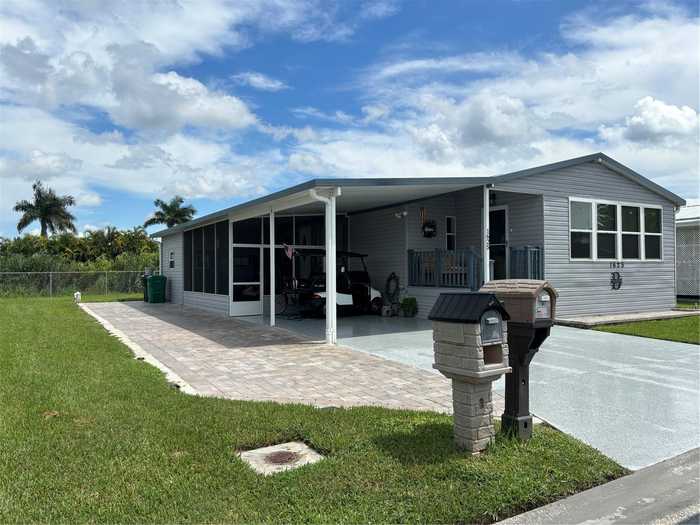 photo 2: 1625 SW 35TH CIRCLE, OKEECHOBEE FL 34974