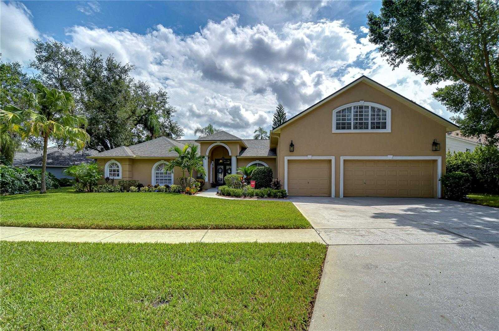 photo 1: 2217 GOLF MANOR BOULEVARD, VALRICO FL 33596