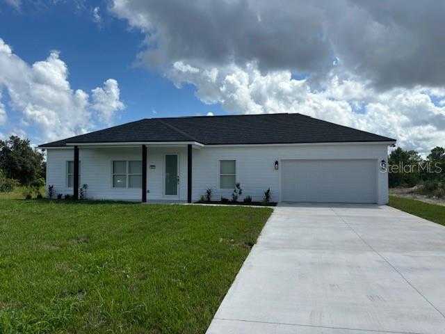 photo 1: 427 HALLMARK AVENUE, LAKE PLACID FL 33852