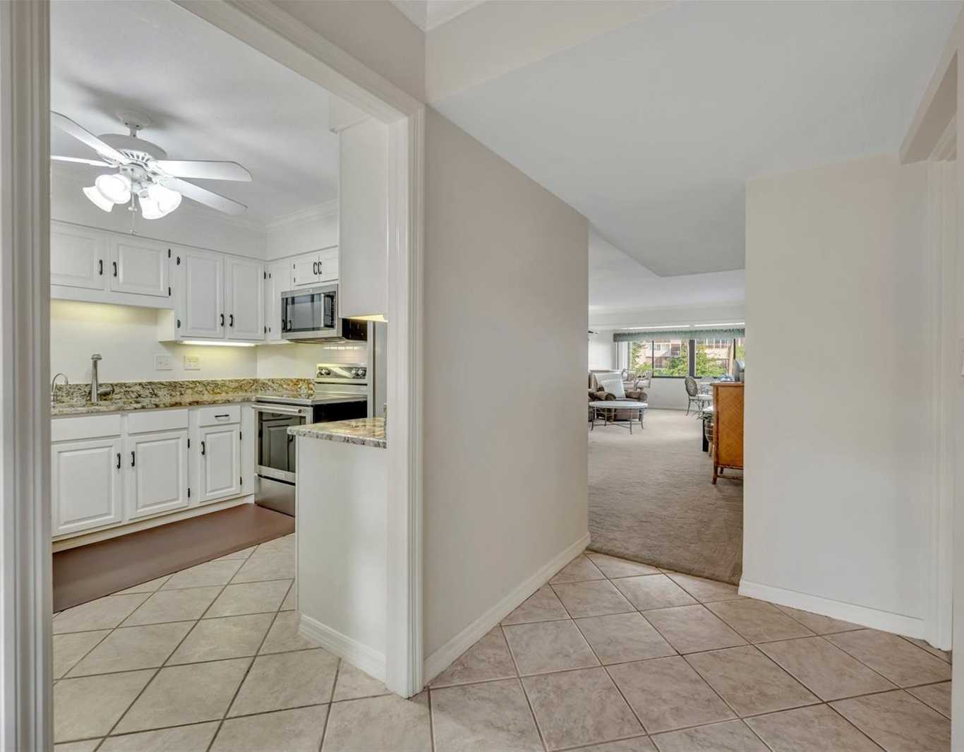 photo 3: 104 S INTERLACHEN AVENUE Unit 215D, WINTER PARK FL 32789