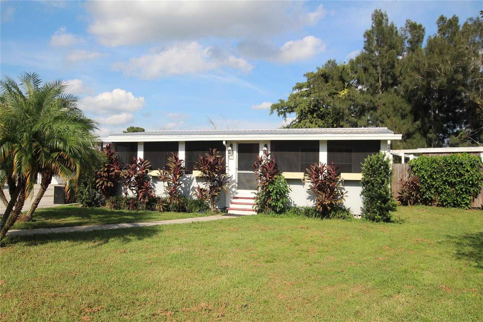 photo 1: 3121 SE 32ND COURT, OKEECHOBEE FL 34974