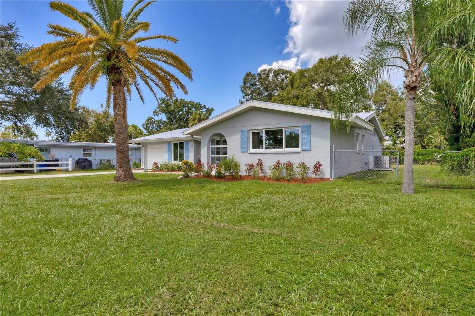 photo 1: 1208 LAUREL AVENUE, VENICE FL 34285