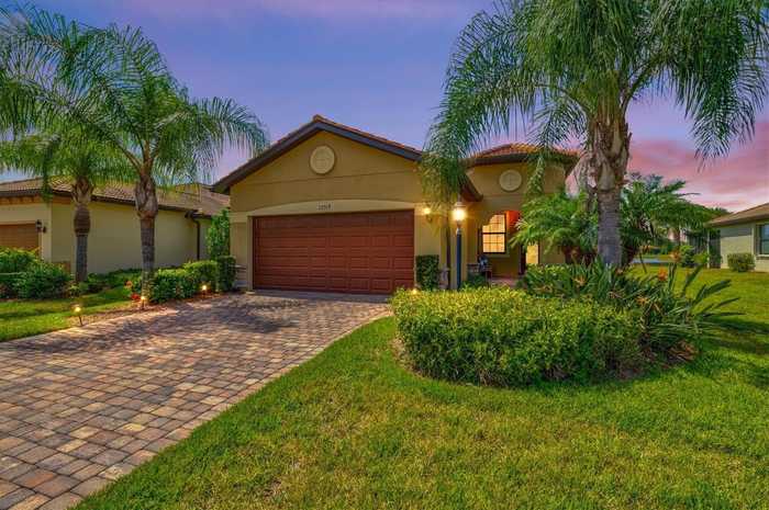 photo 2: 17519 HAMPTON FALLS TERRACE, BRADENTON FL 34202